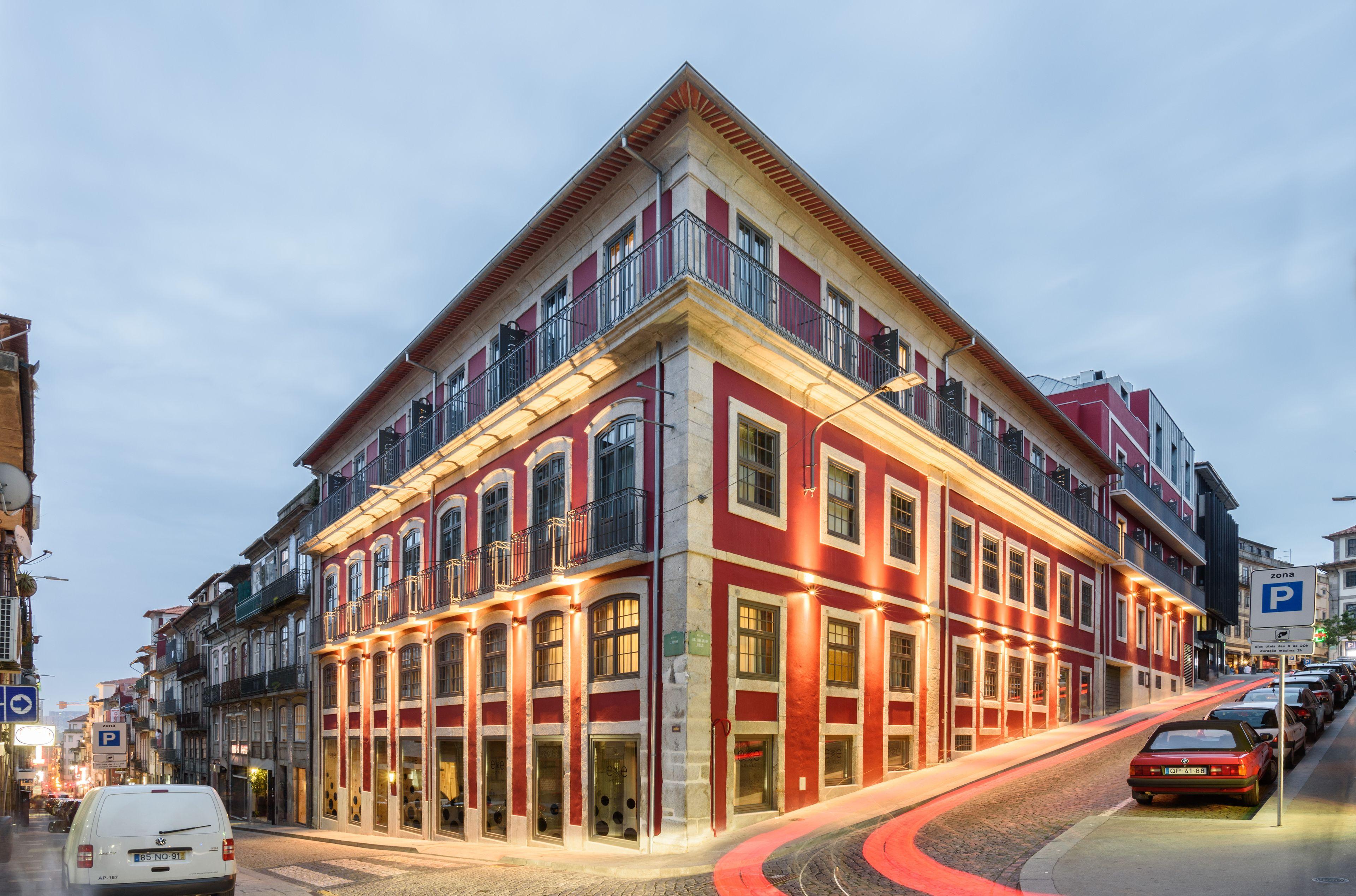Dorma Almada Porto, Porto